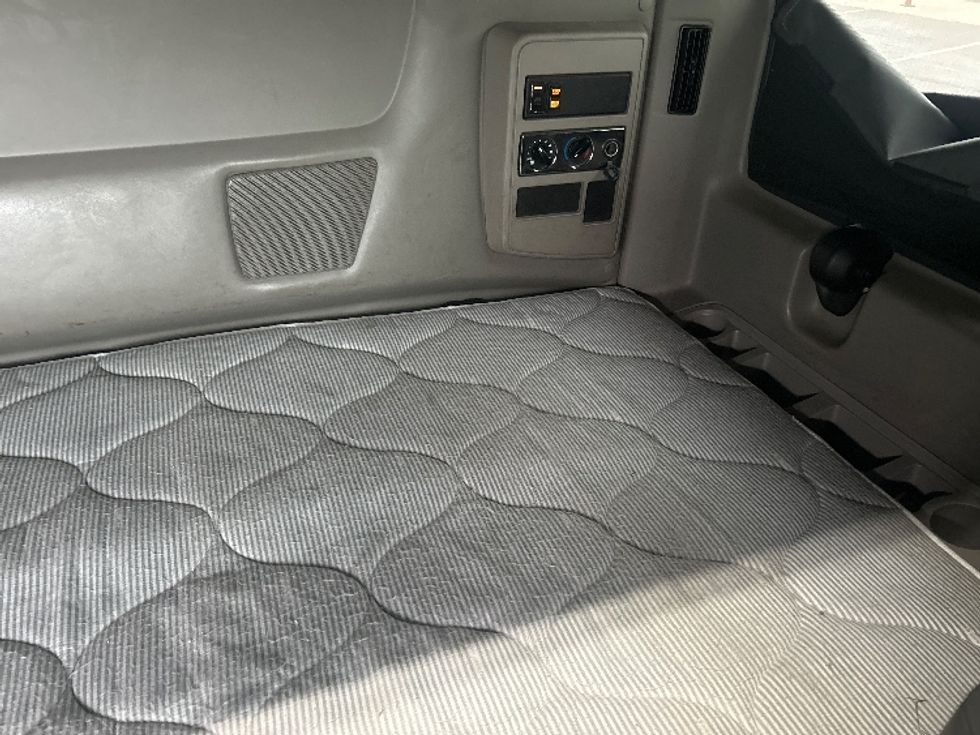 Sleeper Tractor-Heavy Duty Tractors-International-2021-LT625-Greeley-CO-376,887\n\t\tmiles-$ 67,750 - Image 17