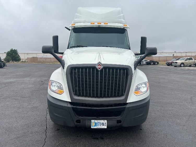 2021 International LT625 LT photo 2