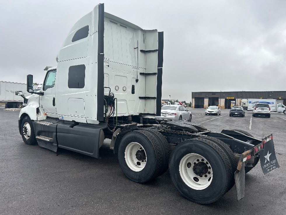 2021 International LT625 LT photo 5