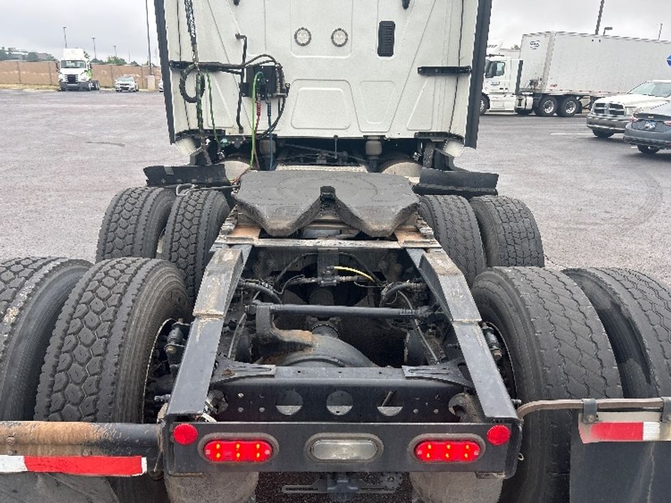 2021 International LT625 LT photo 6
