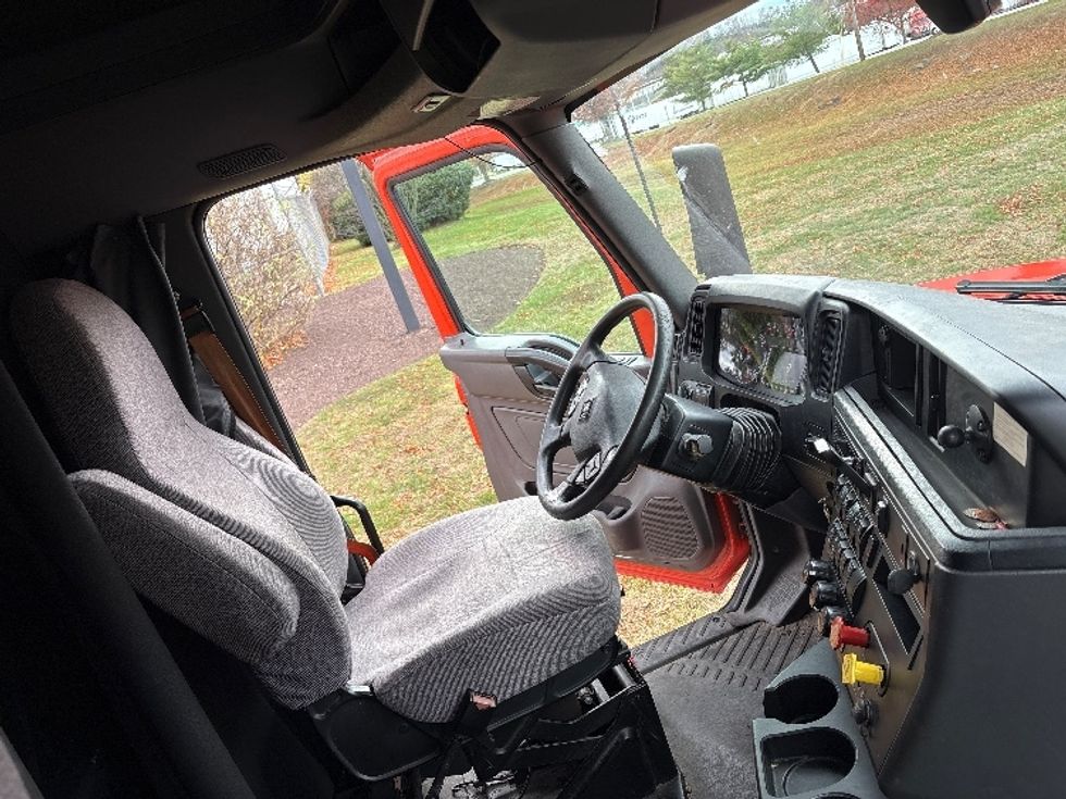 Sleeper Tractor-Heavy Duty Tractors-International-2021-LT625-Hagerstown-MD-432,763\n\t\tmiles-$ 14,000 - Image 14