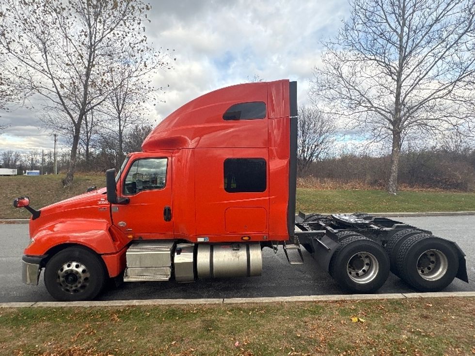 Sleeper Tractor-Heavy Duty Tractors-International-2021-LT625-Hagerstown-MD-432,763\n\t\tmiles-$ 14,000 - Image 3
