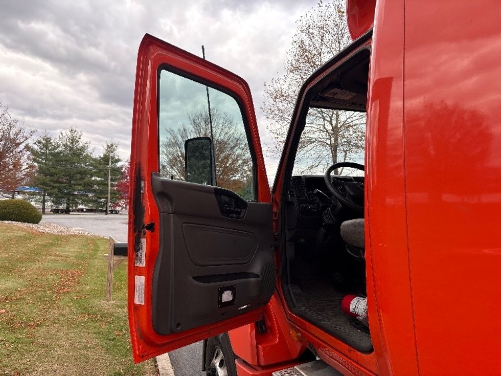 Sleeper Tractor-Heavy Duty Tractors-International-2021-LT625-Hagerstown-MD-432,763\n\t\tmiles-$ 14,000 - Image 8