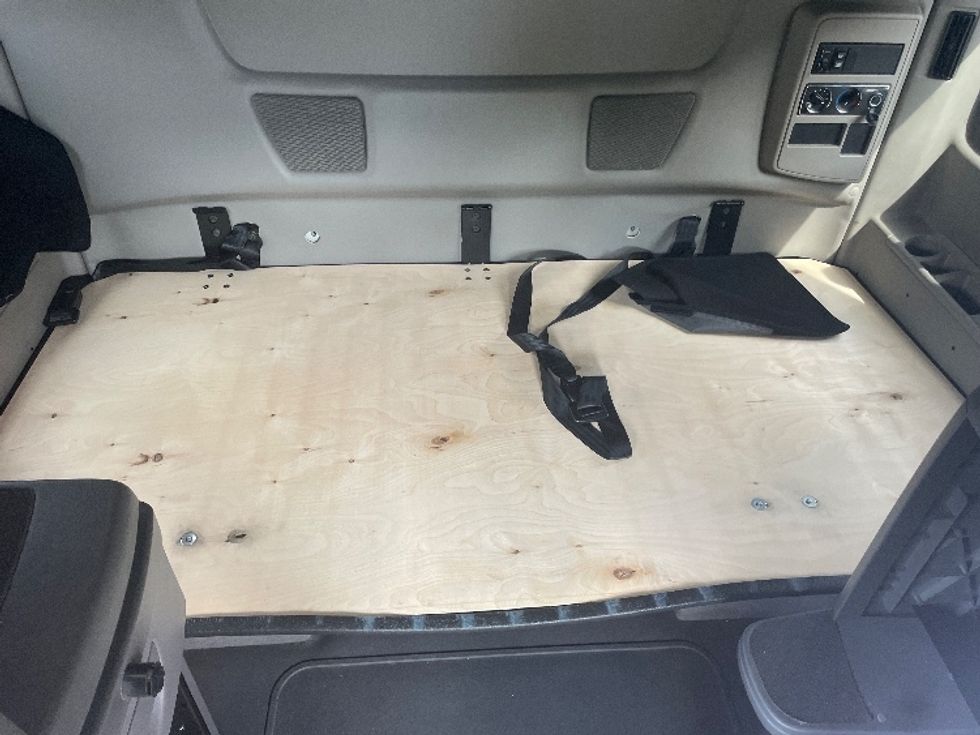 Sleeper Tractor-Heavy Duty Tractors-International-2021-LT625-Kennesaw-GA-260,959\n\t\tmiles-$ 67,000 - Image 16