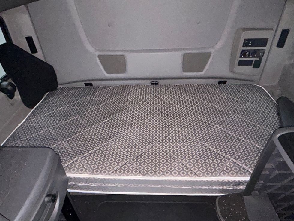 Sleeper Tractor-Heavy Duty Tractors-International-2021-LT625-Kennesaw-GA-260,959\n\t\tmiles-$ 67,000 - Image 17