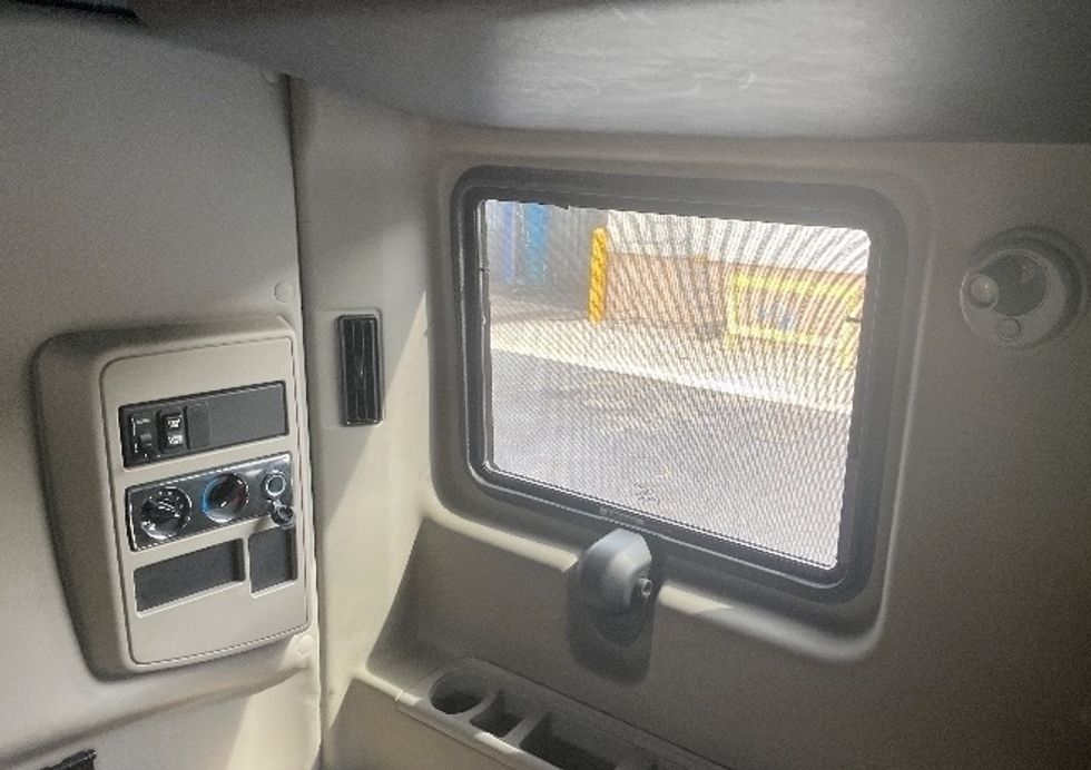 Sleeper Tractor-Heavy Duty Tractors-International-2021-LT625-Kennesaw-GA-260,959\n\t\tmiles-$ 67,000 - Image 18