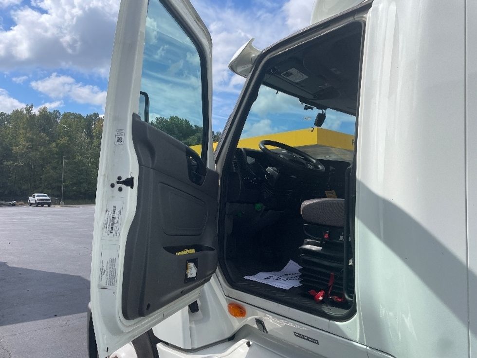 Sleeper Tractor-Heavy Duty Tractors-International-2021-LT625-Kennesaw-GA-260,959\n\t\tmiles-$ 67,000 - Image 9