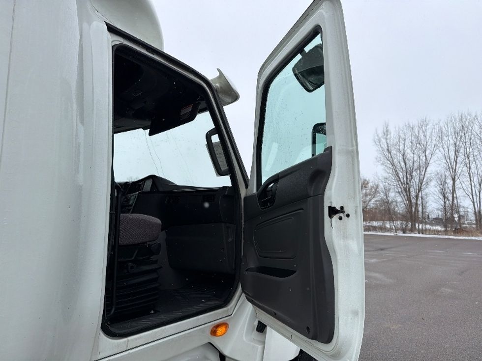 Sleeper Tractor-Heavy Duty Tractors-International-2021-LT625-Lansing-MI-522,054\n\t\tmiles-$ 27,750 - Image 13