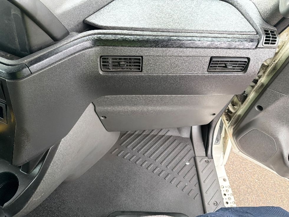 Sleeper Tractor-Heavy Duty Tractors-International-2021-LT625-Lansing-MI-522,054\n\t\tmiles-$ 27,750 - Image 14