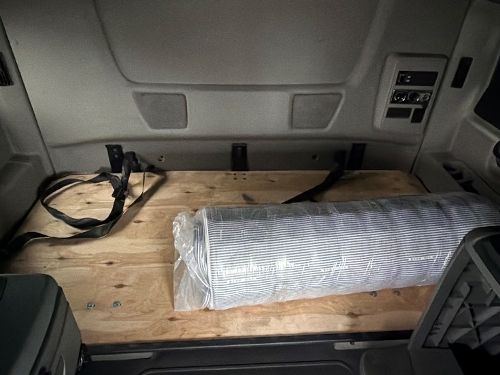 Sleeper Tractor-Heavy Duty Tractors-International-2021-LT625-Lansing-MI-522,054\n\t\tmiles-$ 27,750 - Image 16