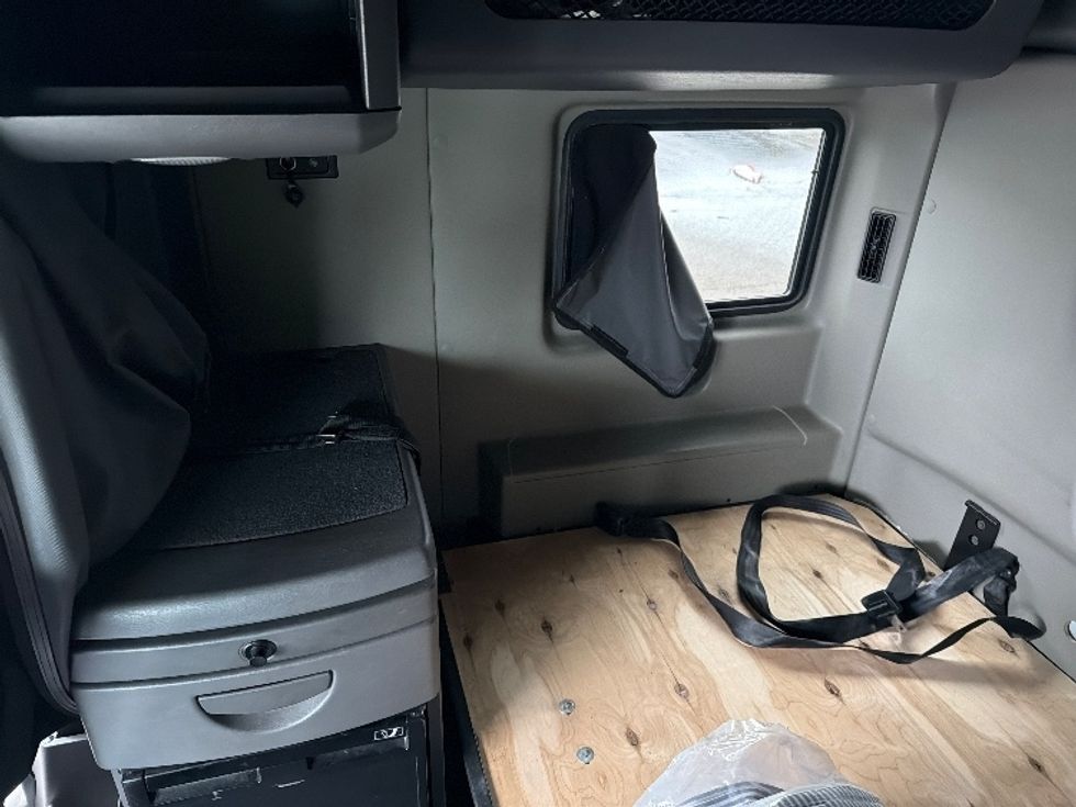 Sleeper Tractor-Heavy Duty Tractors-International-2021-LT625-Lansing-MI-522,054\n\t\tmiles-$ 27,750 - Image 18