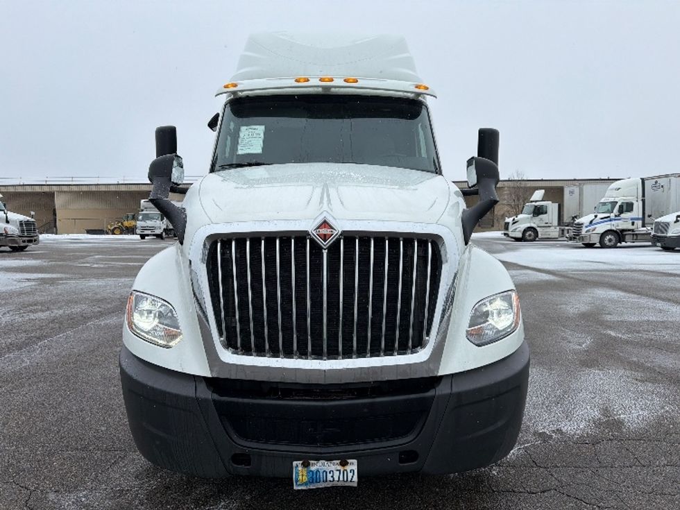 Sleeper Tractor-Heavy Duty Tractors-International-2021-LT625-Lansing-MI-522,054\n\t\tmiles-$ 27,750 - Image 2