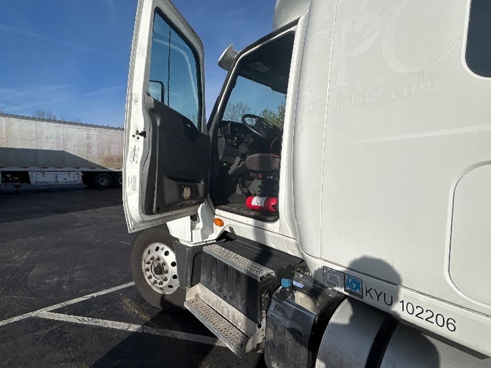 Sleeper Tractor-Heavy Duty Tractors-International-2021-LT625-Louisville-KY-396,852\n\t\tmiles-$ 50,750 - Image 9