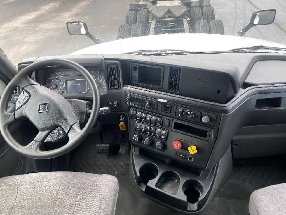 Sleeper Tractor-Heavy Duty Tractors-International-2021-LT625-Louisville-KY-458,010\n\t\tmiles-$ 52,250 - Image 11