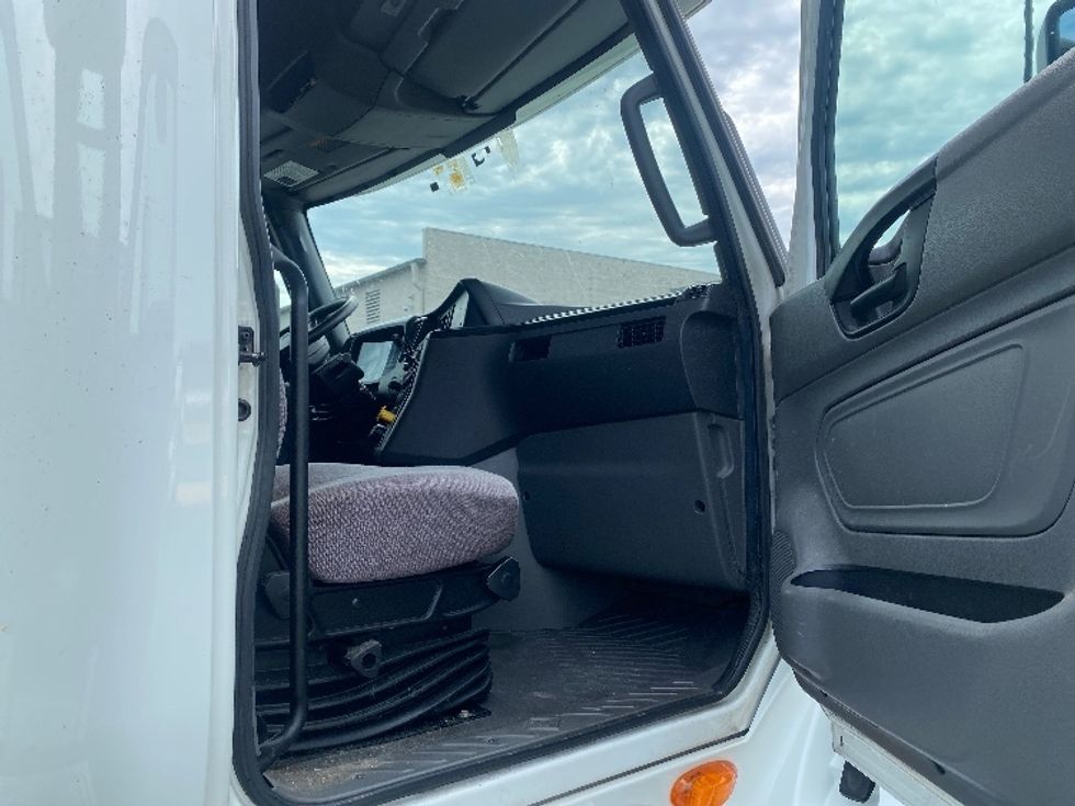 Sleeper Tractor-Heavy Duty Tractors-International-2021-LT625-Louisville-KY-458,010\n\t\tmiles-$ 52,250 - Image 12