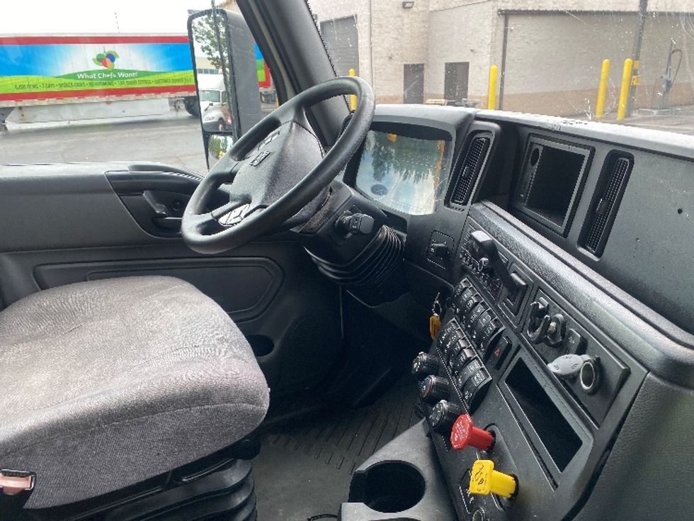 Sleeper Tractor-Heavy Duty Tractors-International-2021-LT625-Louisville-KY-458,010\n\t\tmiles-$ 52,250 - Image 14