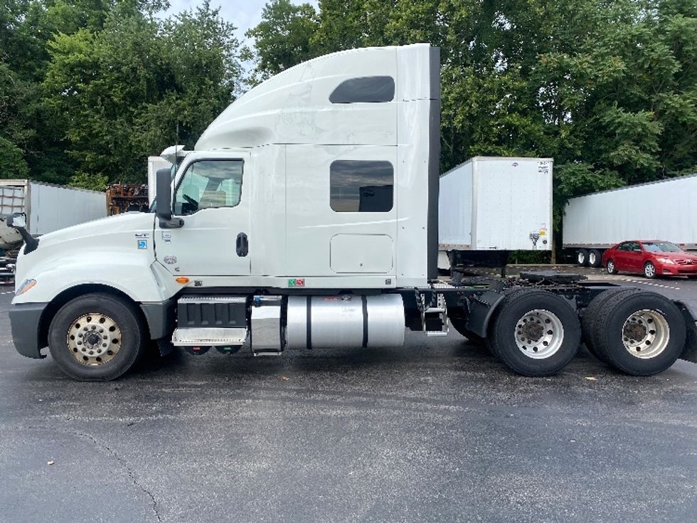Sleeper Tractor-Heavy Duty Tractors-International-2021-LT625-Louisville-KY-458,010\n\t\tmiles-$ 52,250 - Image 4