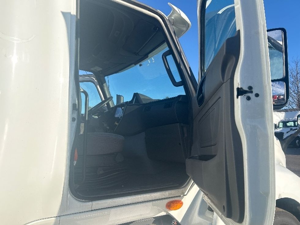 Sleeper Tractor-Heavy Duty Tractors-International-2021-LT625-Louisville-KY-459,131\n\t\tmiles-$ 45,750 - Image 13