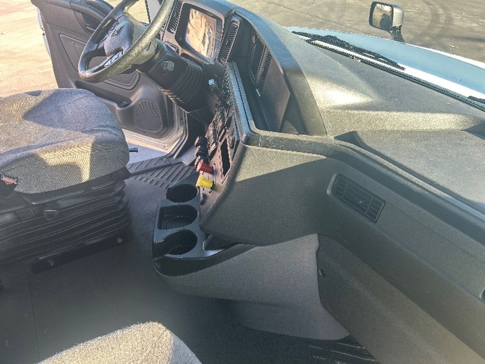 Sleeper Tractor-Heavy Duty Tractors-International-2021-LT625-Louisville-KY-459,131\n\t\tmiles-$ 45,750 - Image 15