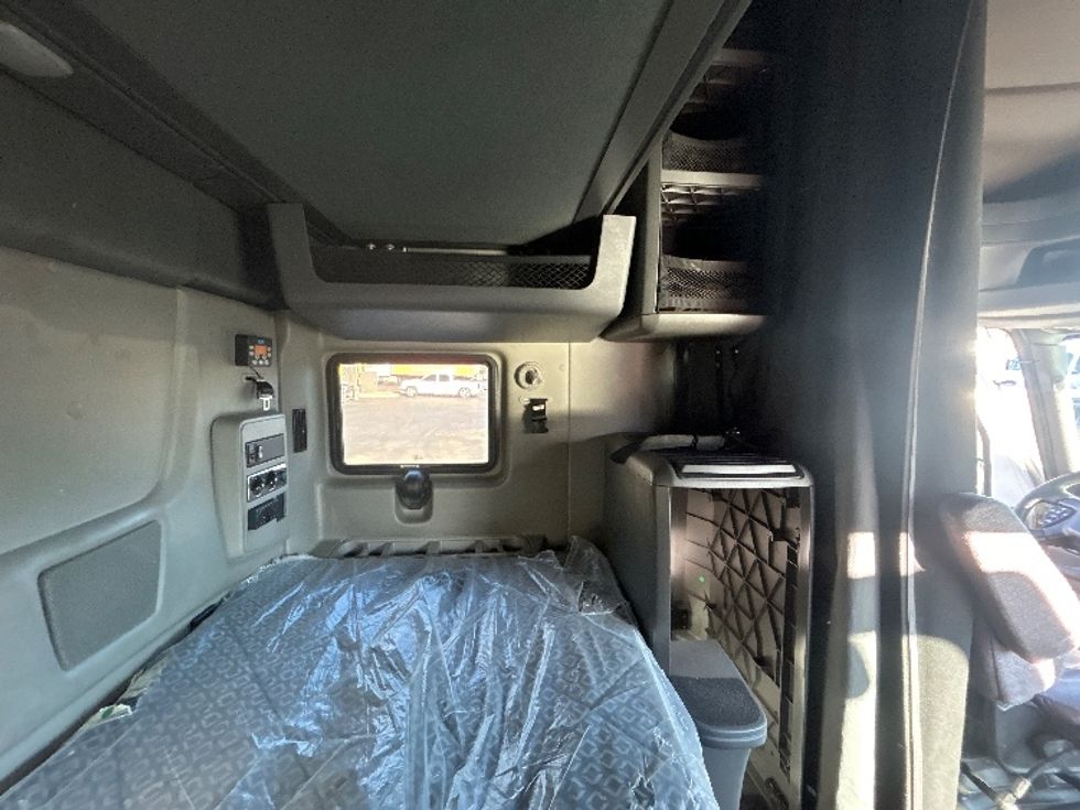 Sleeper Tractor-Heavy Duty Tractors-International-2021-LT625-Louisville-KY-459,131\n\t\tmiles-$ 45,750 - Image 18