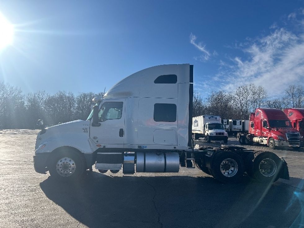 Sleeper Tractor-Heavy Duty Tractors-International-2021-LT625-Louisville-KY-459,131\n\t\tmiles-$ 45,750 - Image 4