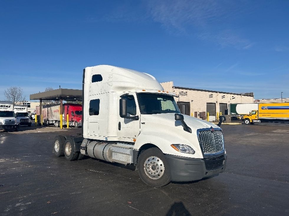 Sleeper Tractor-Heavy Duty Tractors-International-2021-LT625-Louisville-KY-467,020\n\t\tmiles-$ 45,750 - Image 1