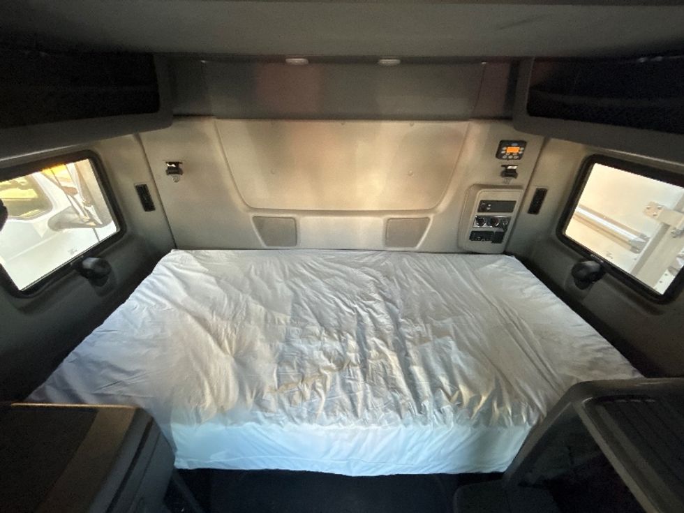 Sleeper Tractor-Heavy Duty Tractors-International-2021-LT625-Louisville-KY-467,020\n\t\tmiles-$ 45,750 - Image 17