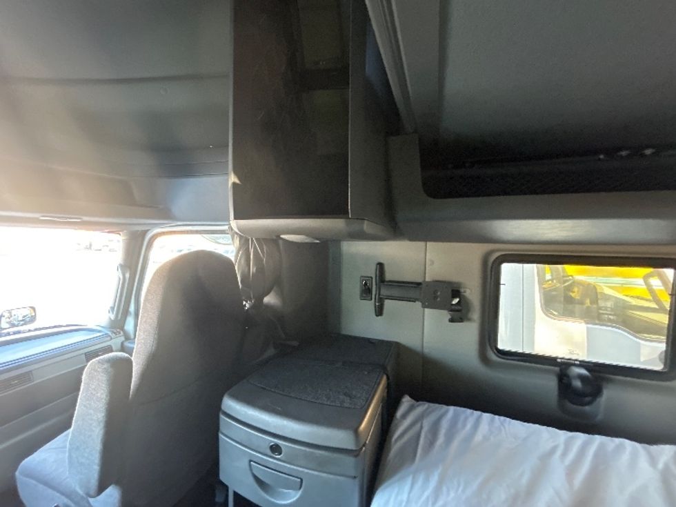 Sleeper Tractor-Heavy Duty Tractors-International-2021-LT625-Louisville-KY-467,020\n\t\tmiles-$ 45,750 - Image 19