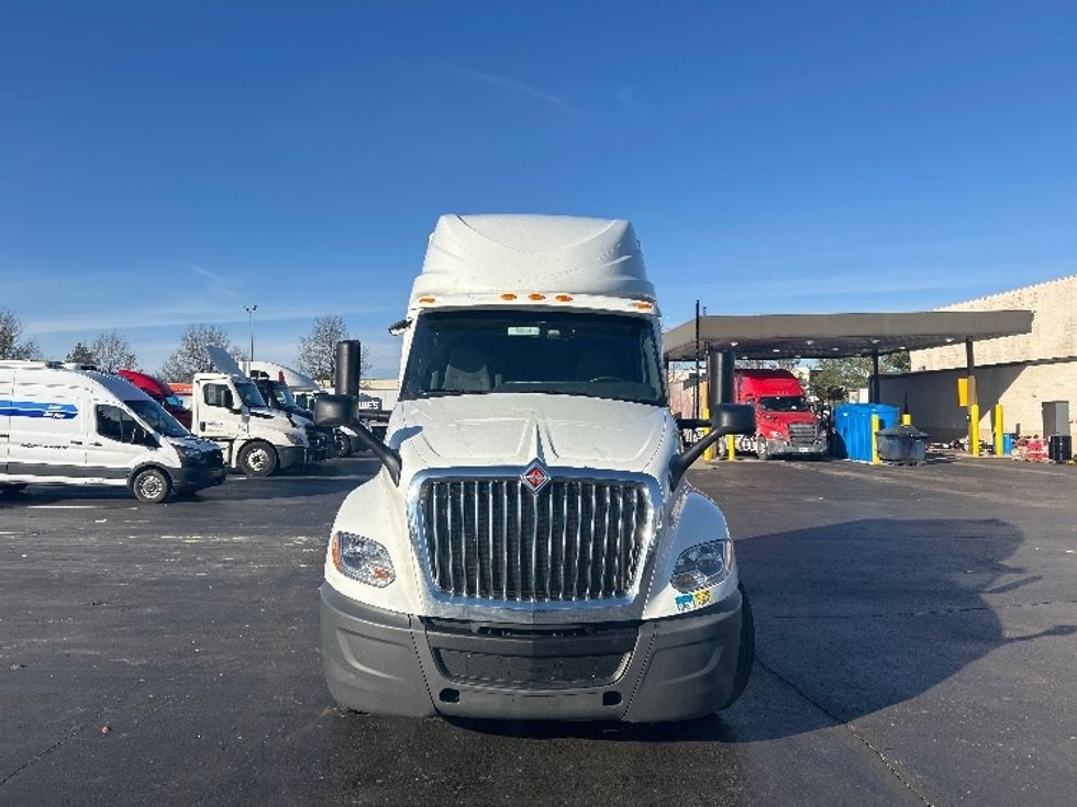 Sleeper Tractor-Heavy Duty Tractors-International-2021-LT625-Louisville-KY-467,020\n\t\tmiles-$ 45,750 - Image 2