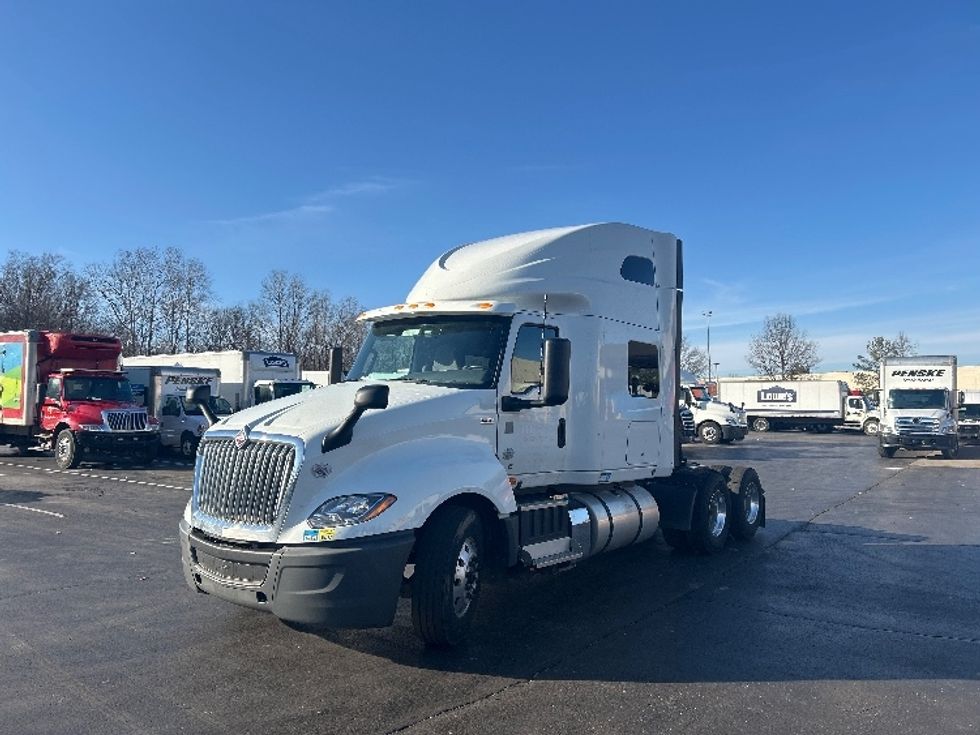 Sleeper Tractor-Heavy Duty Tractors-International-2021-LT625-Louisville-KY-467,020\n\t\tmiles-$ 45,750 - Image 3