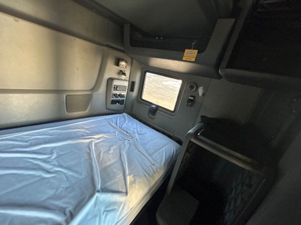 Sleeper Tractor-Heavy Duty Tractors-International-2021-LT625-Louisville-KY-537,290\n\t\tmiles-$ 39,750 - Image 18