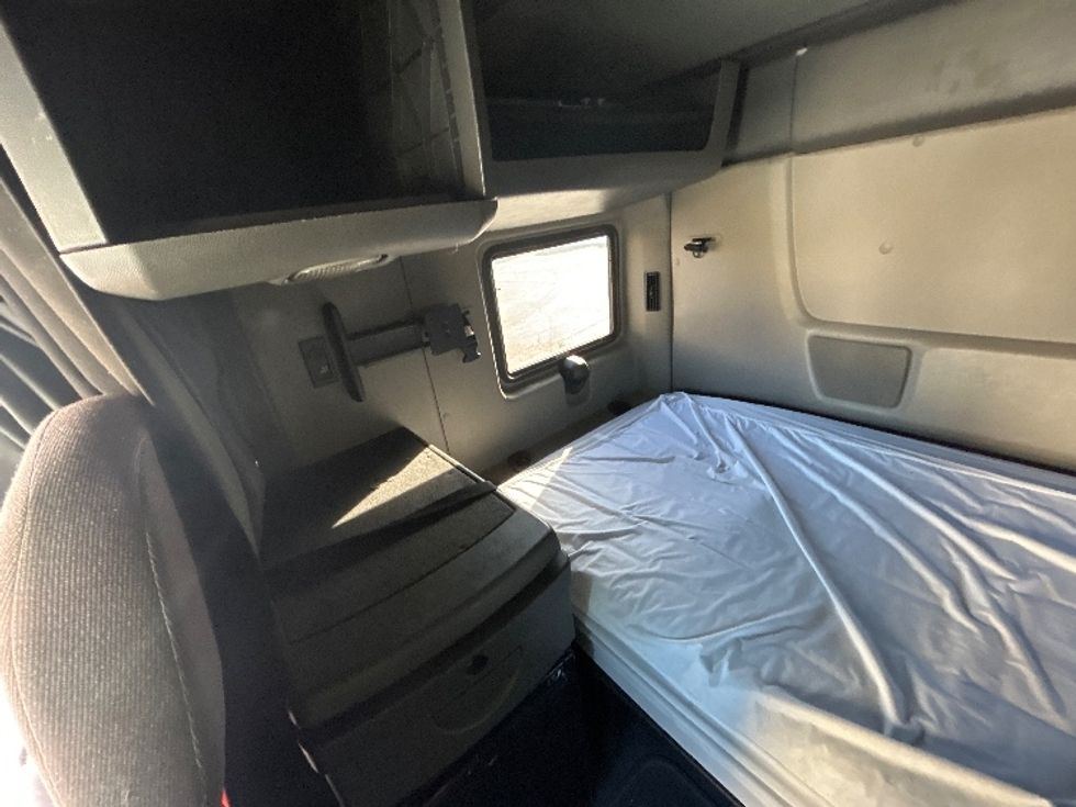 Sleeper Tractor-Heavy Duty Tractors-International-2021-LT625-Louisville-KY-537,290\n\t\tmiles-$ 39,750 - Image 19