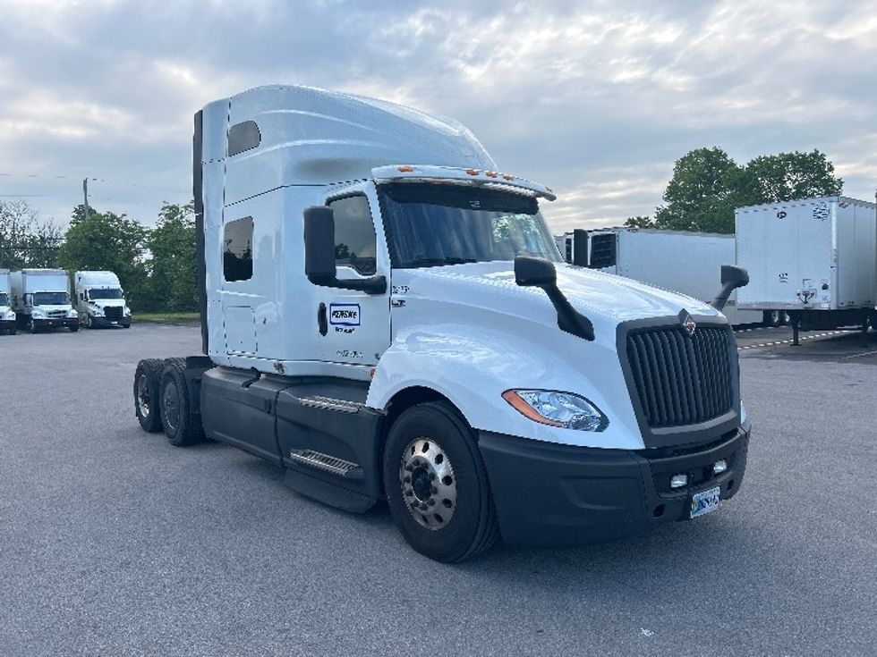 Sleeper Tractor-Heavy Duty Tractors-International-2021-LT625-Louisville-KY-588,781\n\t\tmiles-$ 47,000 - Image 1