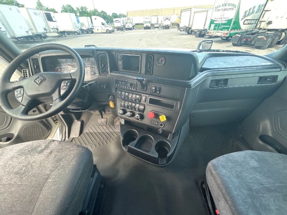 Sleeper Tractor-Heavy Duty Tractors-International-2021-LT625-Louisville-KY-588,781\n\t\tmiles-$ 47,000 - Image 12