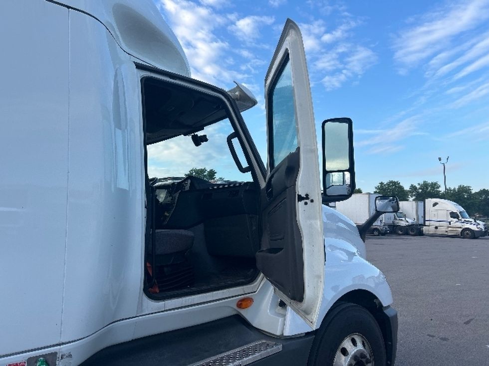 Sleeper Tractor-Heavy Duty Tractors-International-2021-LT625-Louisville-KY-588,781\n\t\tmiles-$ 47,000 - Image 13