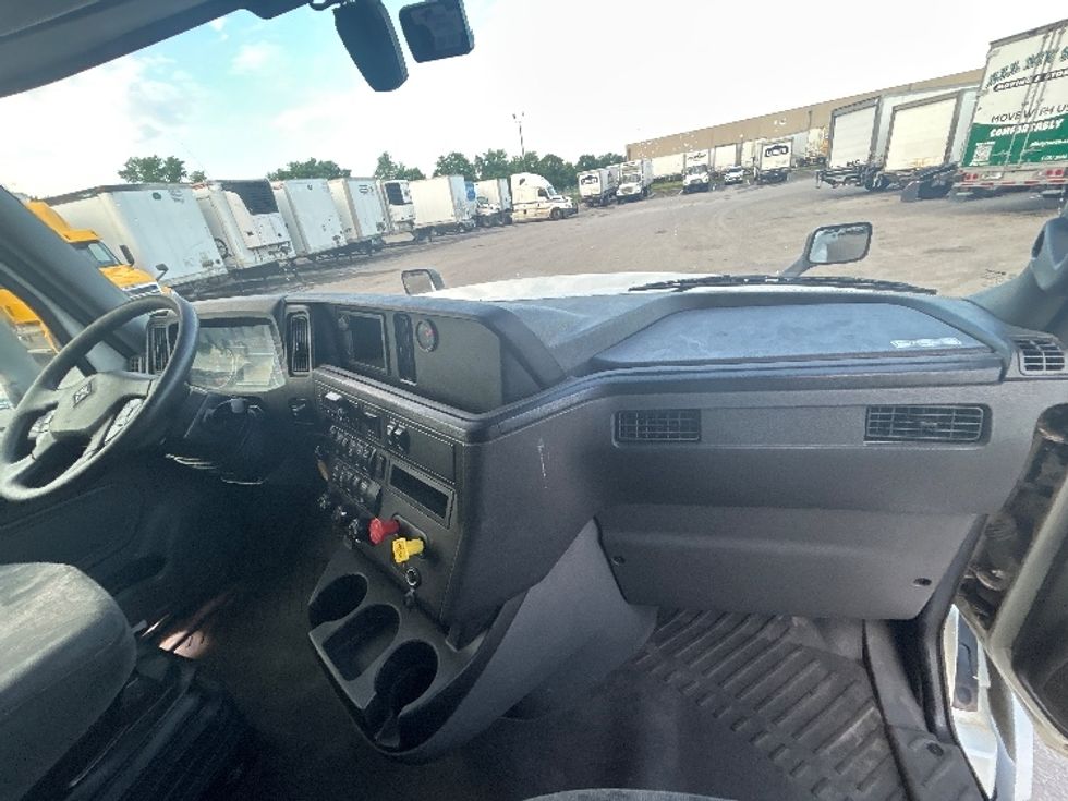 Sleeper Tractor-Heavy Duty Tractors-International-2021-LT625-Louisville-KY-588,781\n\t\tmiles-$ 47,000 - Image 14