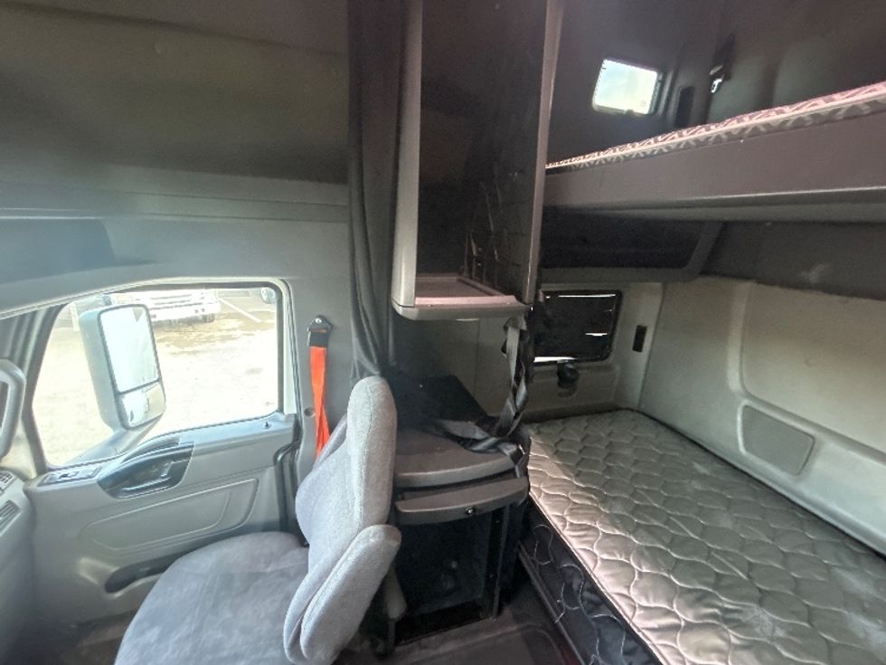 Sleeper Tractor-Heavy Duty Tractors-International-2021-LT625-Louisville-KY-588,781\n\t\tmiles-$ 47,000 - Image 19