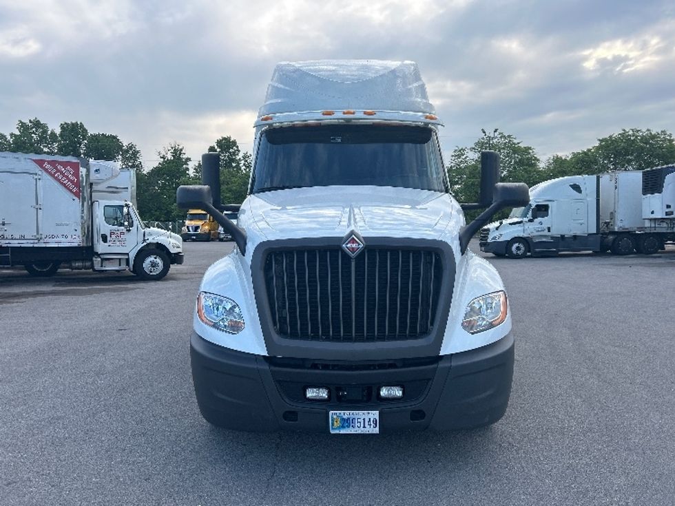Sleeper Tractor-Heavy Duty Tractors-International-2021-LT625-Louisville-KY-588,781\n\t\tmiles-$ 47,000 - Image 2