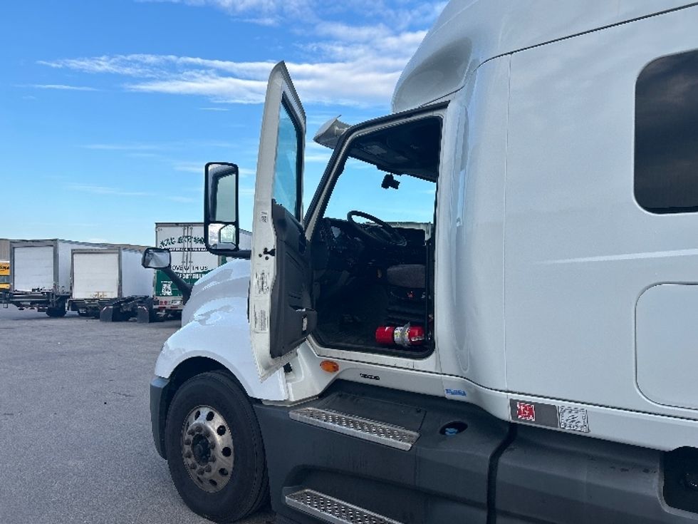 Sleeper Tractor-Heavy Duty Tractors-International-2021-LT625-Louisville-KY-588,781\n\t\tmiles-$ 47,000 - Image 9