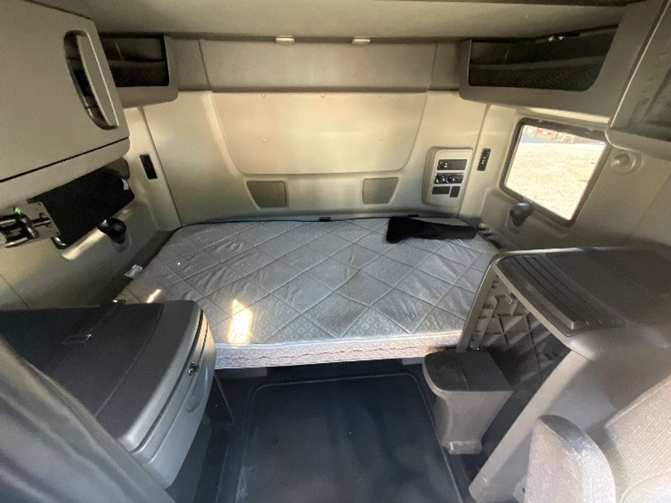 Sleeper Tractor-Heavy Duty Tractors-International-2021-LT625-Mebane-NC-543,934\n\t\tmiles-$ 49,500 - Image 16