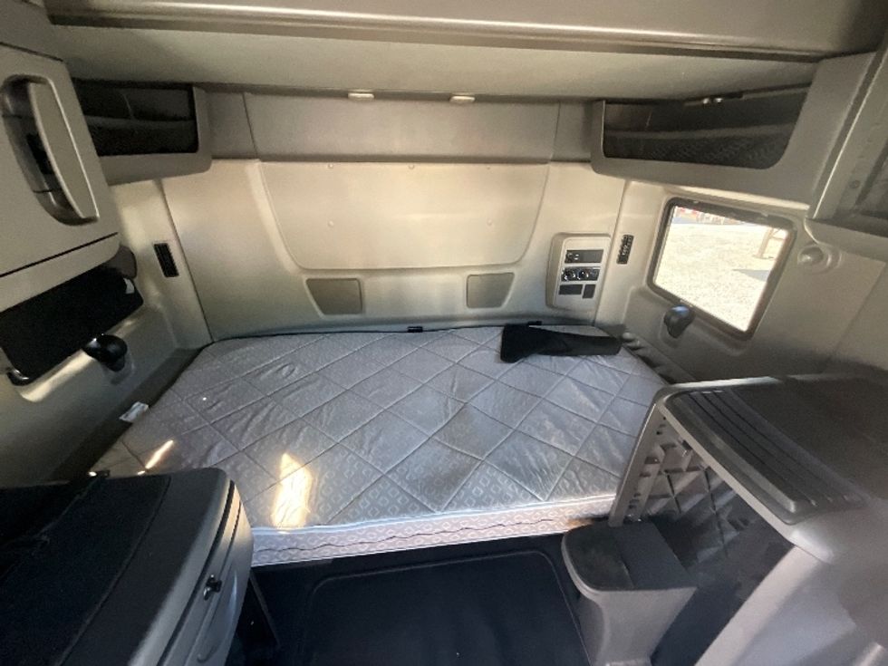 Sleeper Tractor-Heavy Duty Tractors-International-2021-LT625-Mebane-NC-543,934\n\t\tmiles-$ 49,500 - Image 17