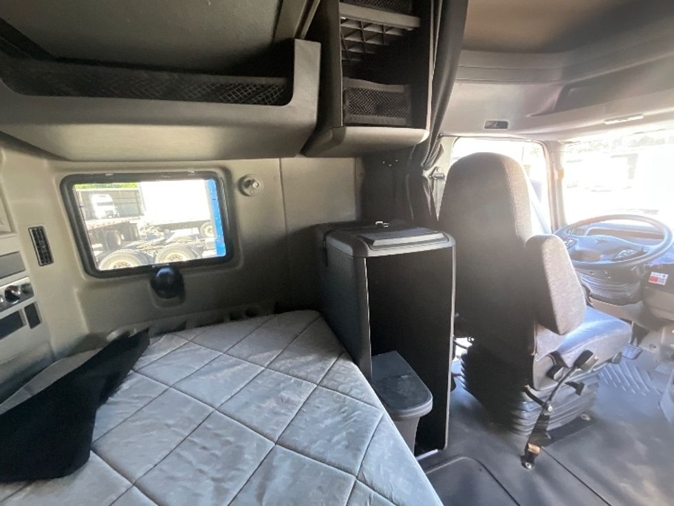 Sleeper Tractor-Heavy Duty Tractors-International-2021-LT625-Mebane-NC-543,934\n\t\tmiles-$ 49,500 - Image 18