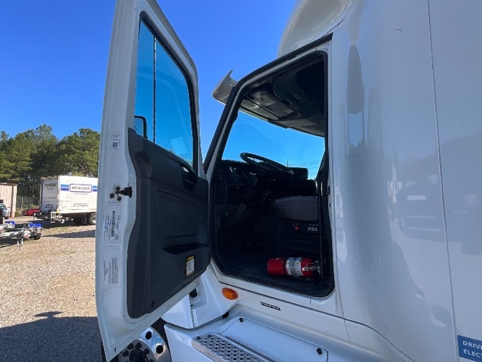 Sleeper Tractor-Heavy Duty Tractors-International-2021-LT625-Mebane-NC-543,934\n\t\tmiles-$ 49,500 - Image 9