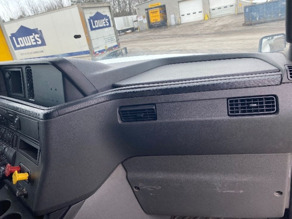 Sleeper Tractor-Heavy Duty Tractors-International-2021-LT625-Minoa-NY-597,515\n\t\tmiles-$ 42,250 - Image 13