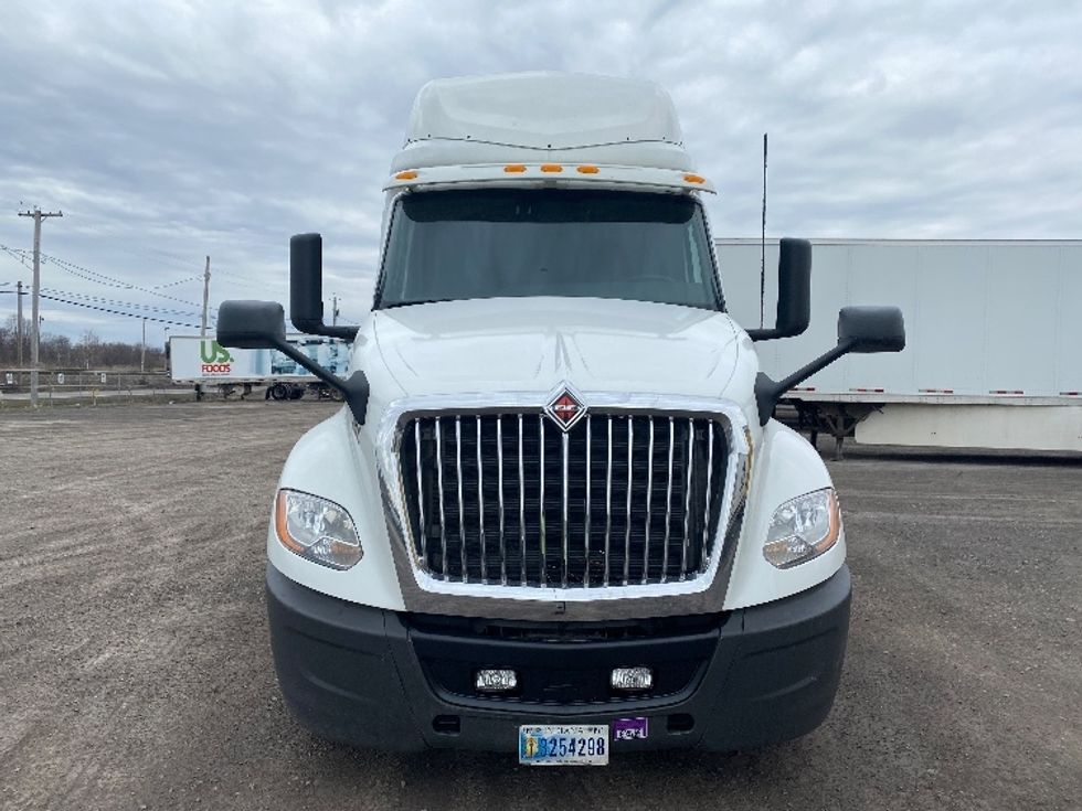 Sleeper Tractor-Heavy Duty Tractors-International-2021-LT625-Minoa-NY-597,515\n\t\tmiles-$ 42,250 - Image 2