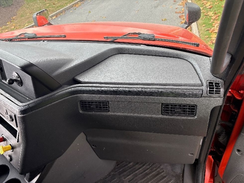 Sleeper Tractor-Heavy Duty Tractors-International-2021-LT625-Montgomery-NY-302,064\n\t\tmiles-$ 40,250 - Image 12