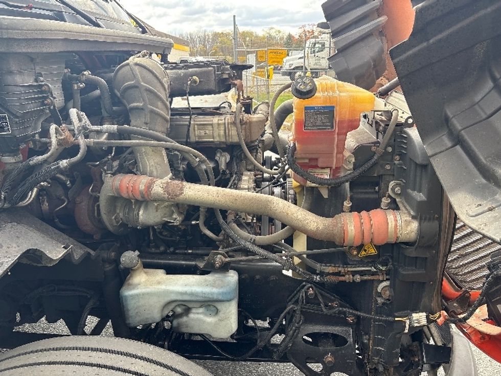 Sleeper Tractor-Heavy Duty Tractors-International-2021-LT625-Montgomery-NY-302,064\n\t\tmiles-$ 40,250 - Image 18