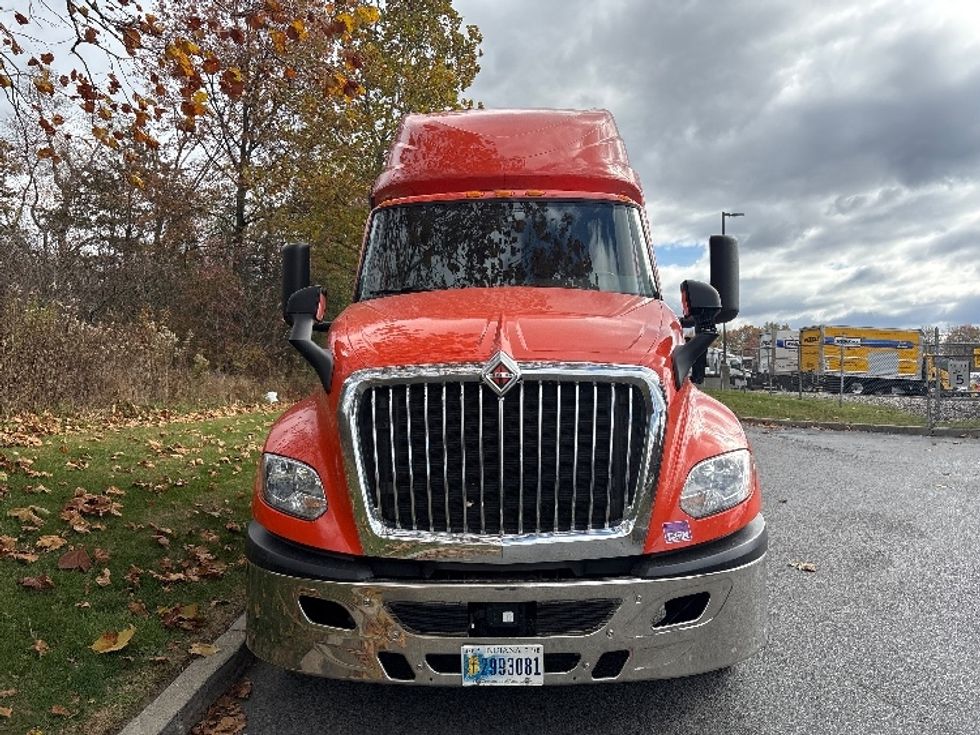 Sleeper Tractor-Heavy Duty Tractors-International-2021-LT625-Montgomery-NY-302,064\n\t\tmiles-$ 40,250 - Image 2