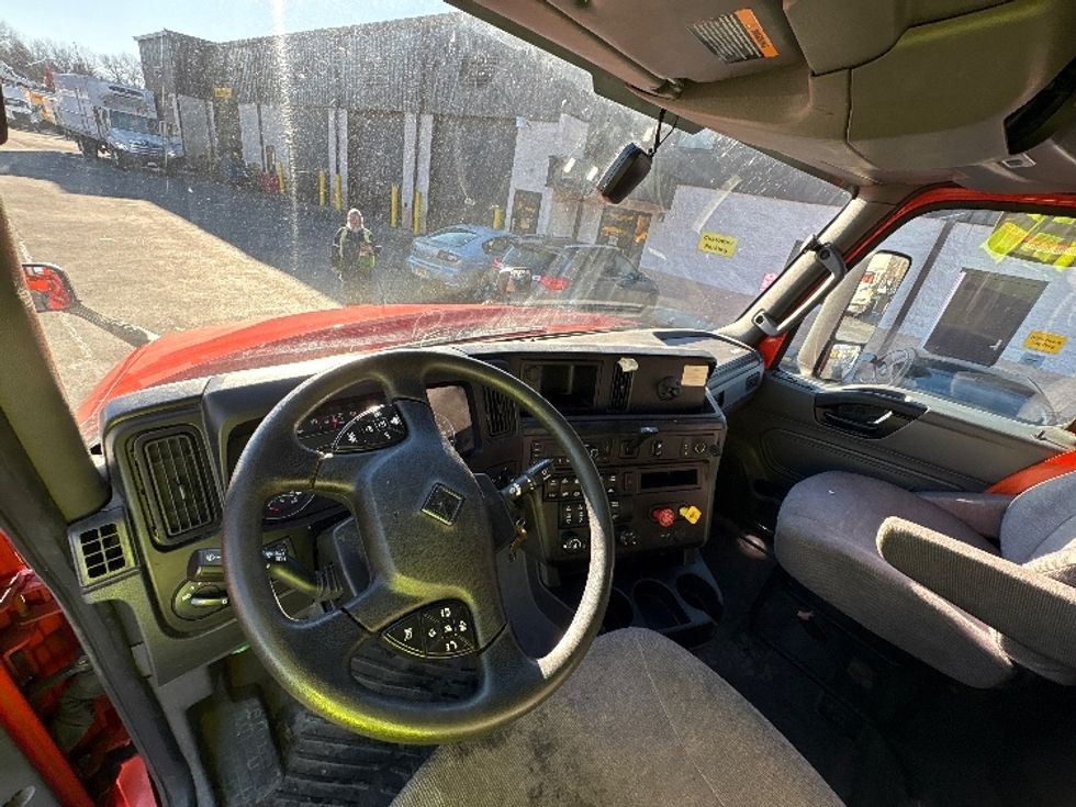 Sleeper Tractor-Heavy Duty Tractors-International-2021-LT625-Montgomery-NY-336,661\n\t\tmiles-$ 33,500 - Image 10