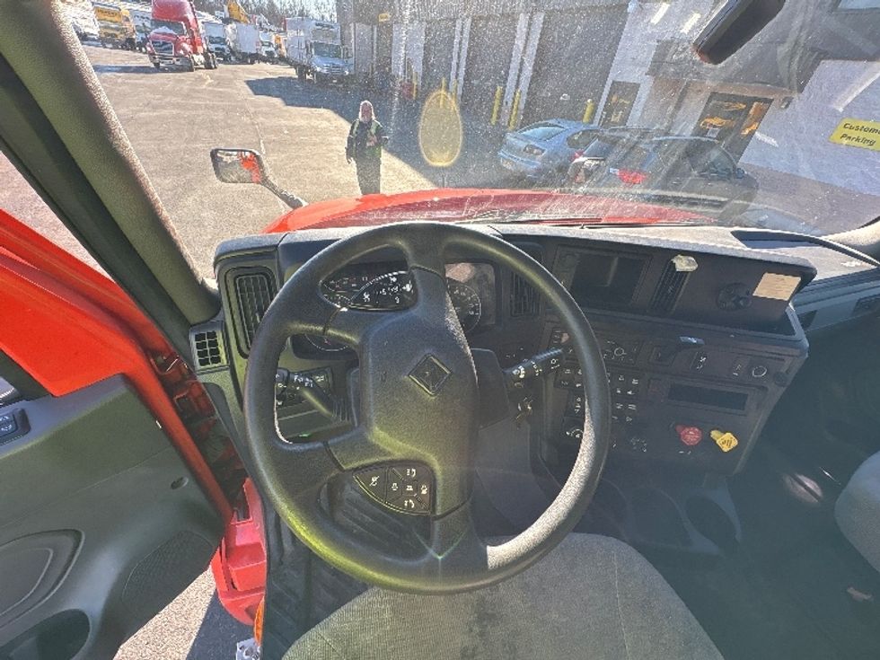 Sleeper Tractor-Heavy Duty Tractors-International-2021-LT625-Montgomery-NY-336,661\n\t\tmiles-$ 33,500 - Image 11